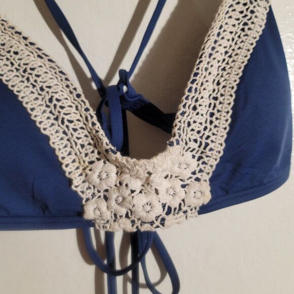 LUCKY BRAND Swim sz M GUC Navy Blue Cream Crochet Criss Cross Back Bikini Top - Picture 5 of 9